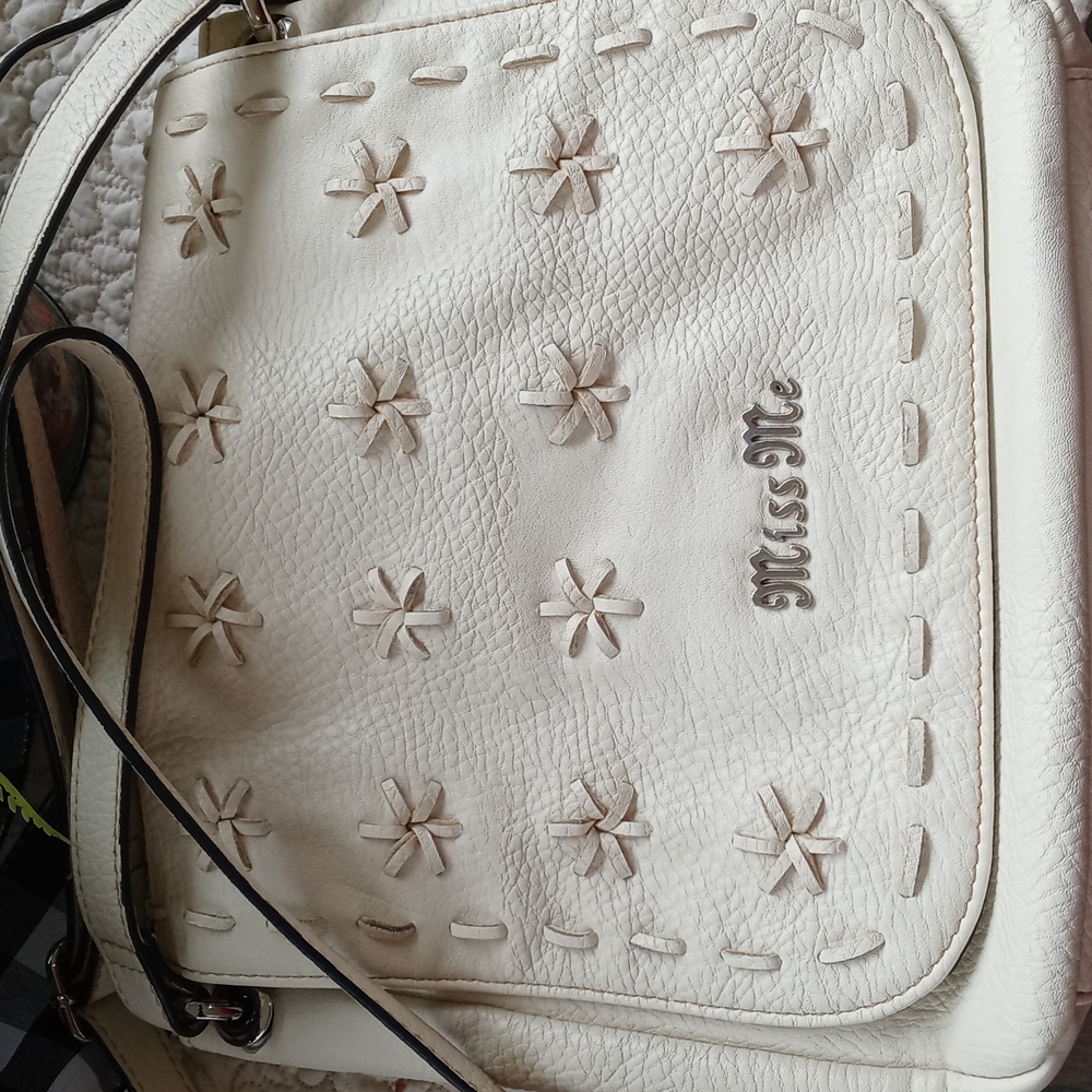 MISS ME PEBBLED LEATHER PURSE/CROSSBIDY - Picture 6 of 10
